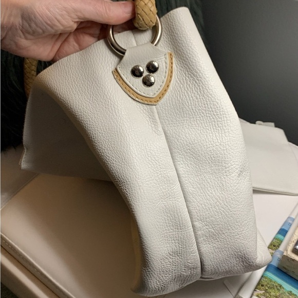 UNISA White Leather Tote Bag with Braided Handles - Picture 6 of 10